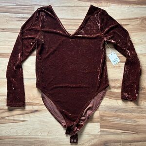 a.n.a Rust Velvet Long Sleeve V-Neck Bodysuit